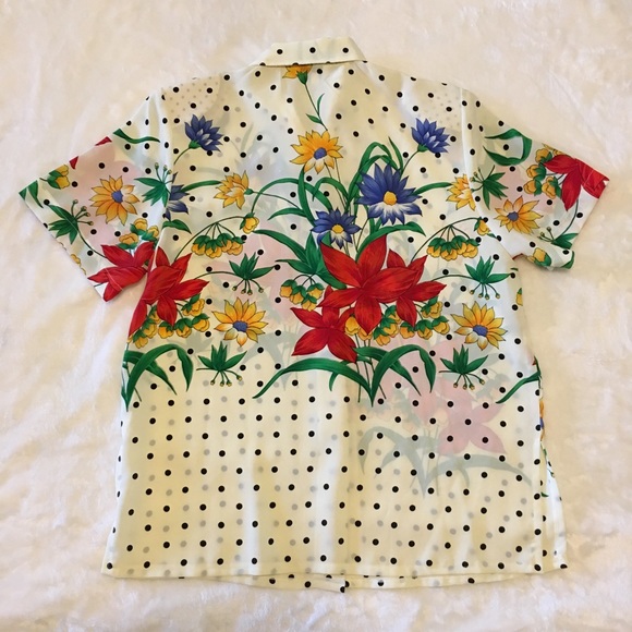 ❗️Last chance❗️ NWOT Floral Polka Dot Short Sleeve Top - Picture 2 of 5